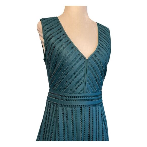 J. Crew Striped Eyelet Cocktail Dress Green Lace Fit & Flare V-Neck Sz 2 - Picture 3 of 8
